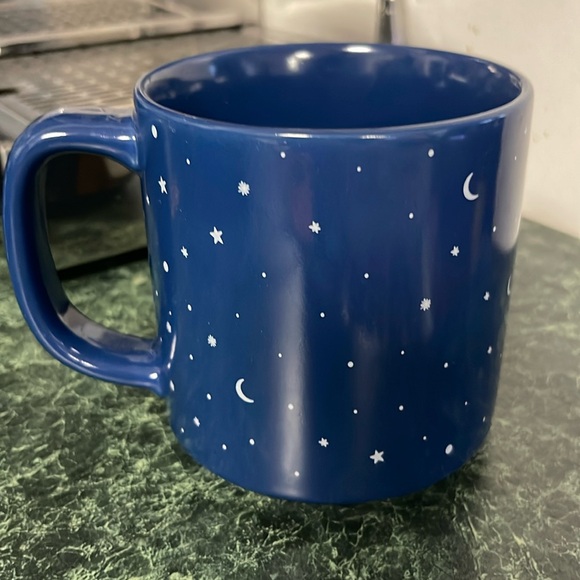 Tim Hortons Moose celestial Scene 2019 Edition Cup - Picture 2 of 6